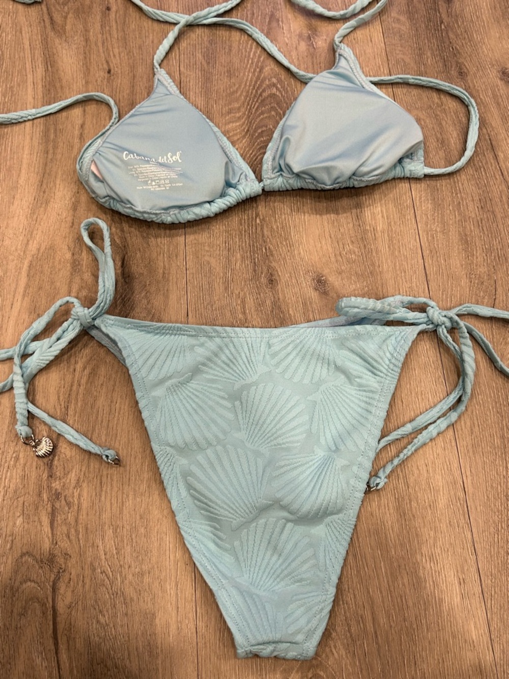 Textured Shell-Pattern Triangle Bikini Set in Light Blue - Picture 2 of 3